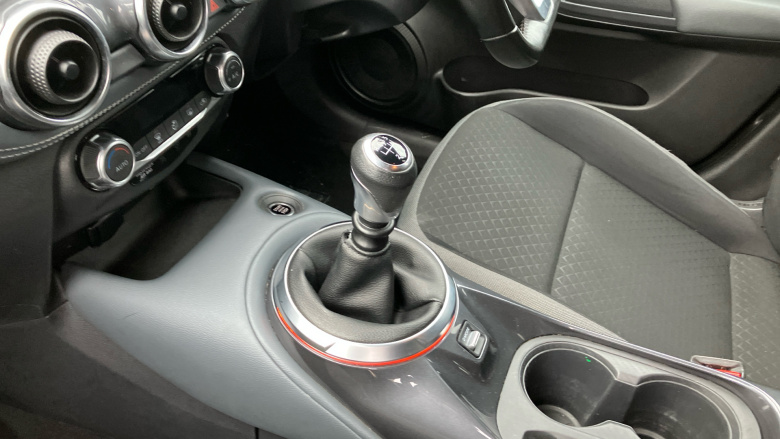 Nissan Juke 1.0 DiG-T N-Connecta 5dr Petrol Hatchback